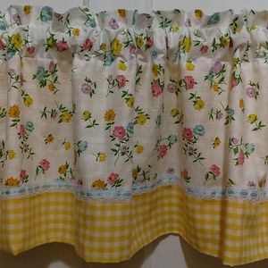 Floral, checked gingham and ribbon valances